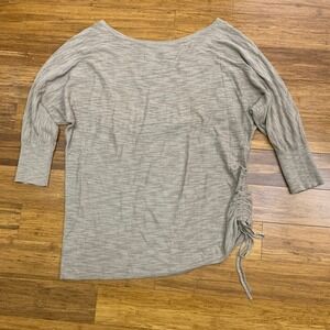 Express Ruched 3/4 Sleeve Top Womens Size Medium‎ Lightweight Knit Beige Blouse